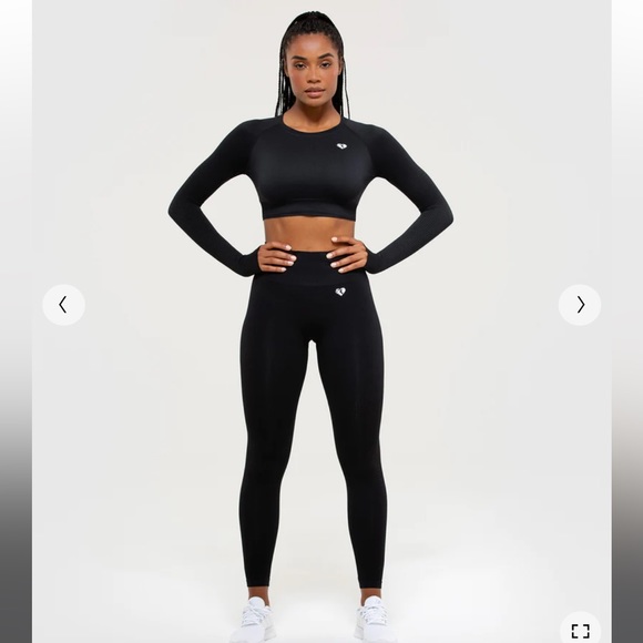 BUNDLE!! Workout cloths!! Women’s Best. Sports bra, leggings, long sleeve top - Picture 2 of 16